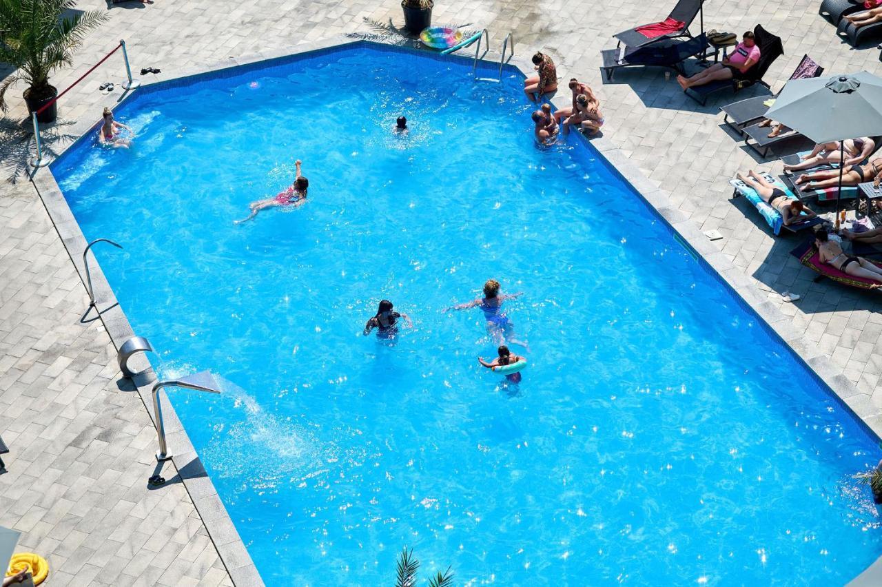 Azurre Apartment Spa And Pool Beach Resort Mamaia Extérieur photo